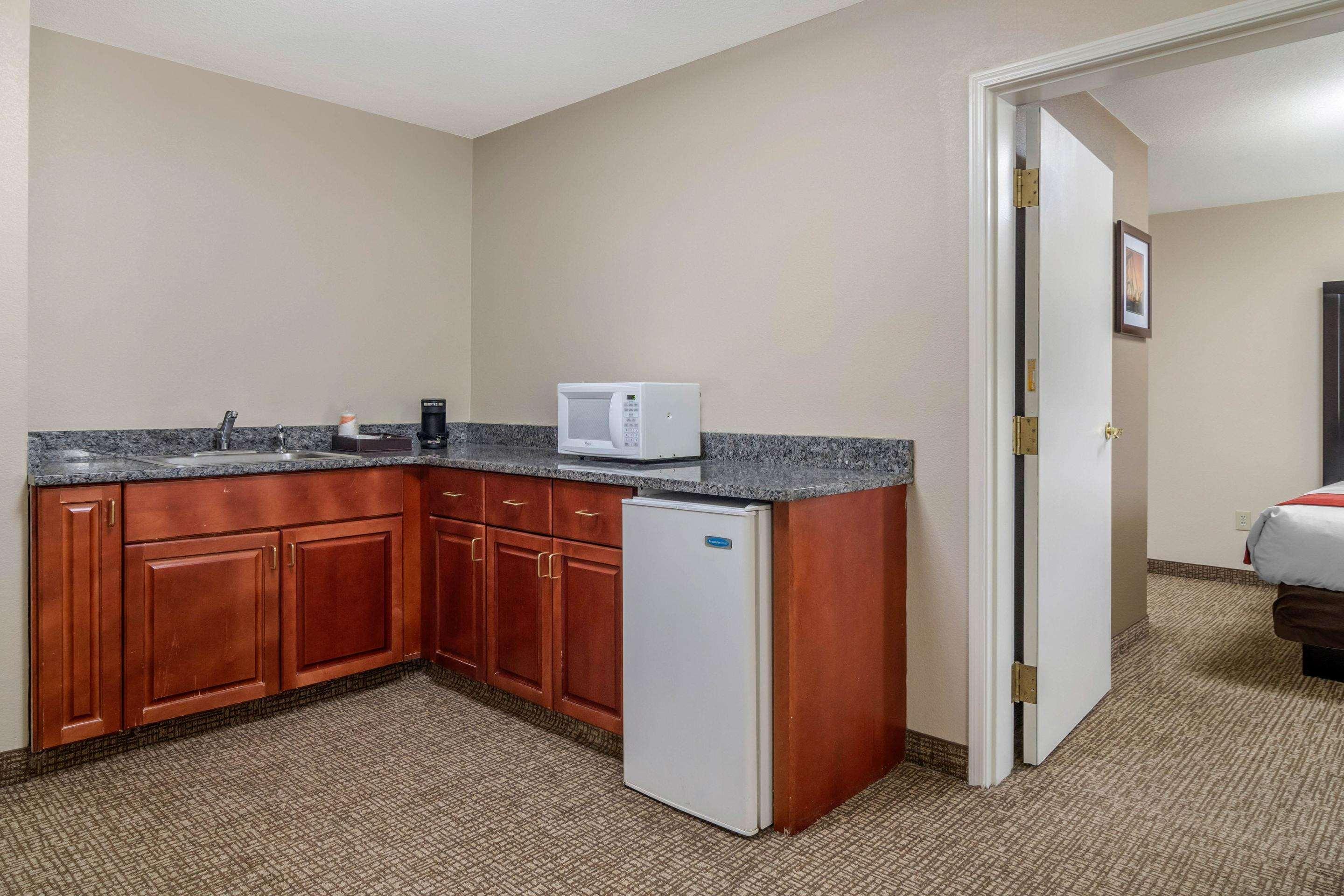 Comfort Inn & Suites Atlanta-Smyrna Εξωτερικό φωτογραφία