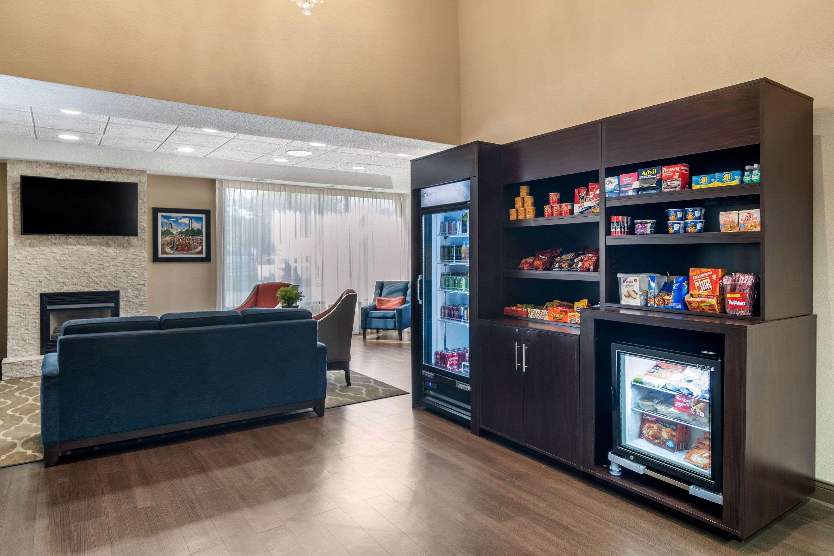 Comfort Inn & Suites Atlanta-Smyrna Εξωτερικό φωτογραφία